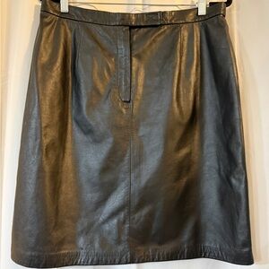 Apostrophe Genuine Leather Black Skirt | Size 16 | Classic Vintage Mini